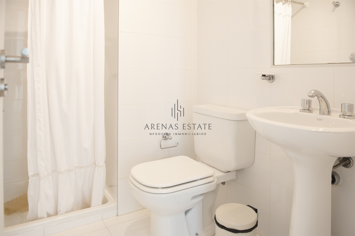 Apartamento ID.3467 - Espectacular departamento frente al mar en venta, 2 dorm + dep en venta