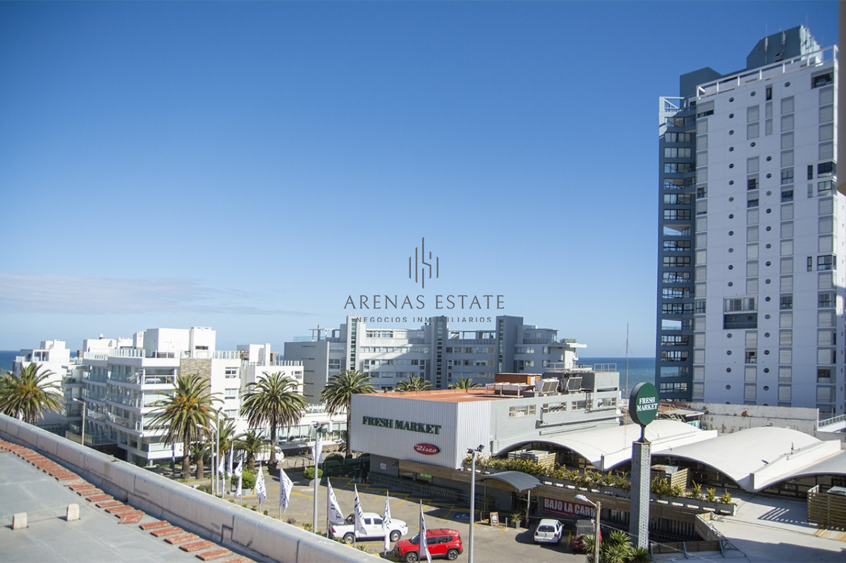 Apartamento ID.1895 - PORTO MARE , PUERTO , Penthouse duplex de 3 dormitorios en venta. Departamento con parrillero. 