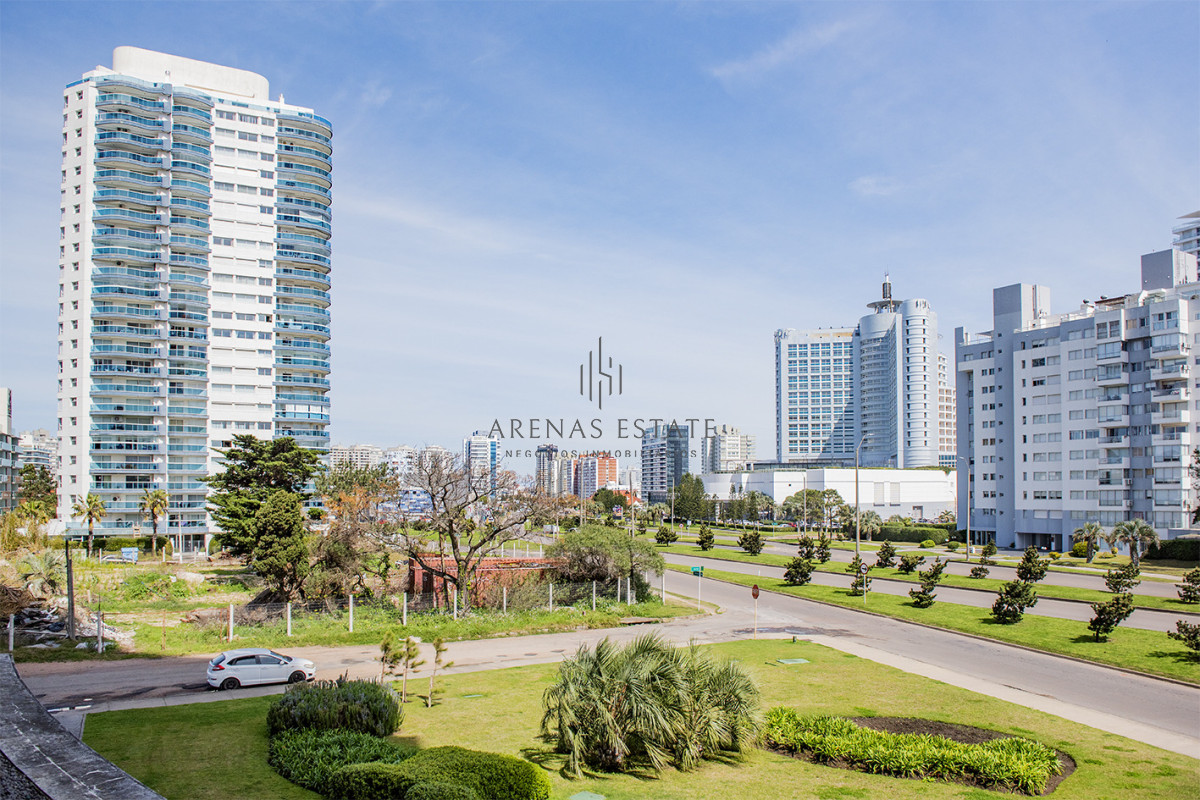 Apartamento ID.4040 - Vende apartamento en Alexander Boulevard de 2 dormitorios.