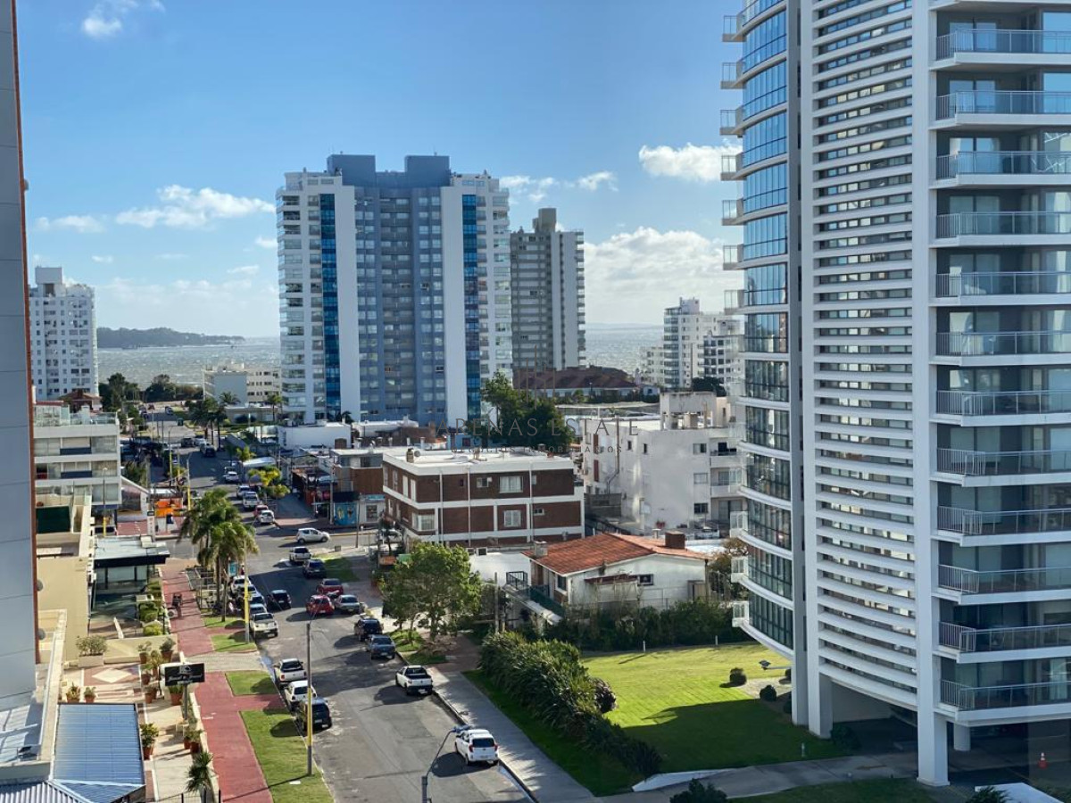 Apartamento ID.3789 - Vende Apartamento de 3 dormitorios en Brava, Excelente edificio.