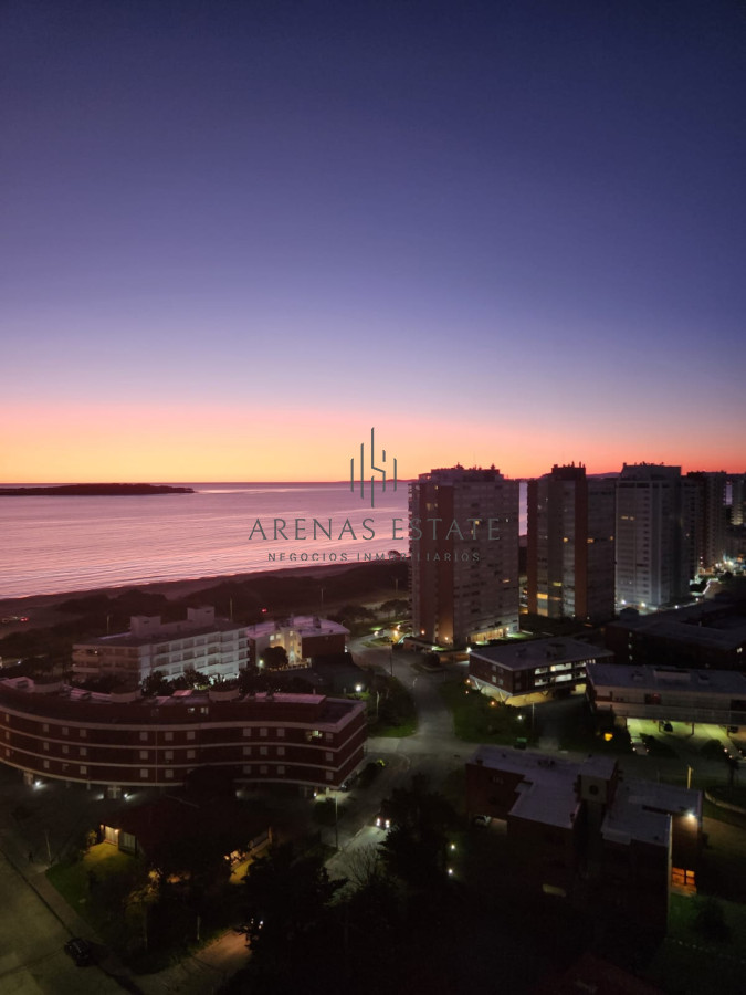 Apartamento ID.2408 - MIAMI BOULEVARD, PUNTA DEL ESTE, PLAYA MANSA, DOS DORMITORIOS , PRIMERAS PARADAS 
