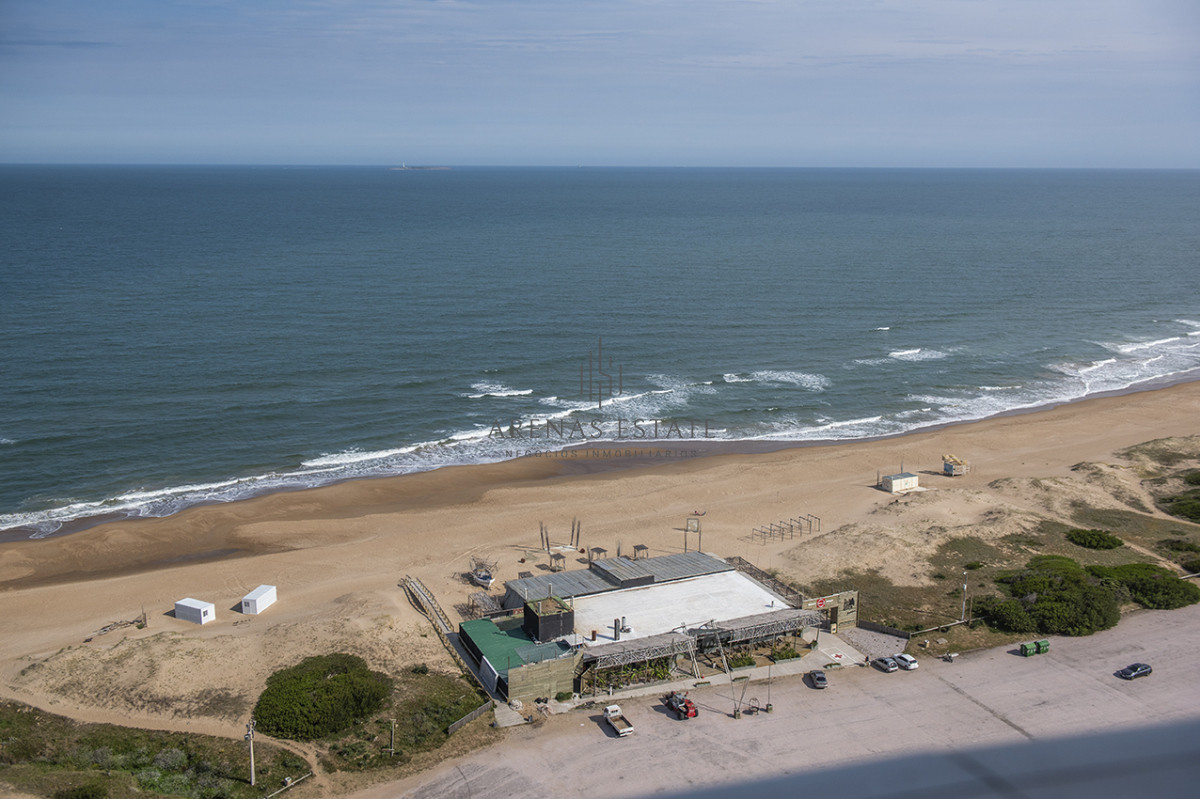Apartamento ID.3470 - Departamento d 3 dormitoios + dependencia en venta en Playa Brava