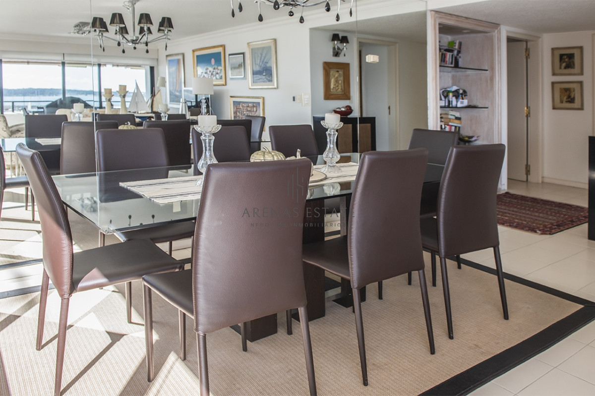 Apartamento ID.2987 - Espectcular departamento en venta frente al puerto 4 dormitorios