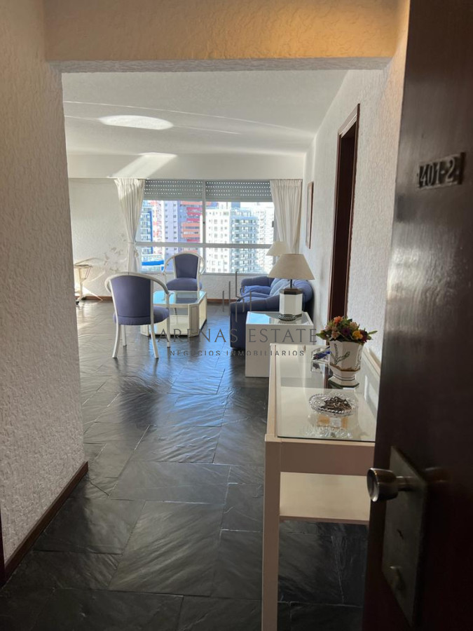 Apartamento ID.3889 - Apartamento en Venta de 3 dormitorios en parada 2 de playa brava, cerca de servicios en Punta del Este 
