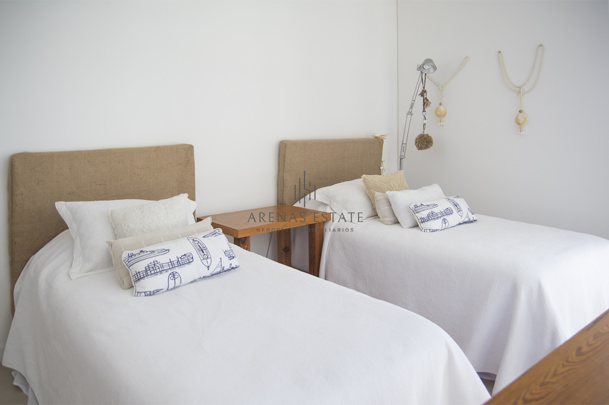 Apartamento ID.3469 - Espectacular Departamento en venta enPlaya brava frente al mar. 4 dormitorios