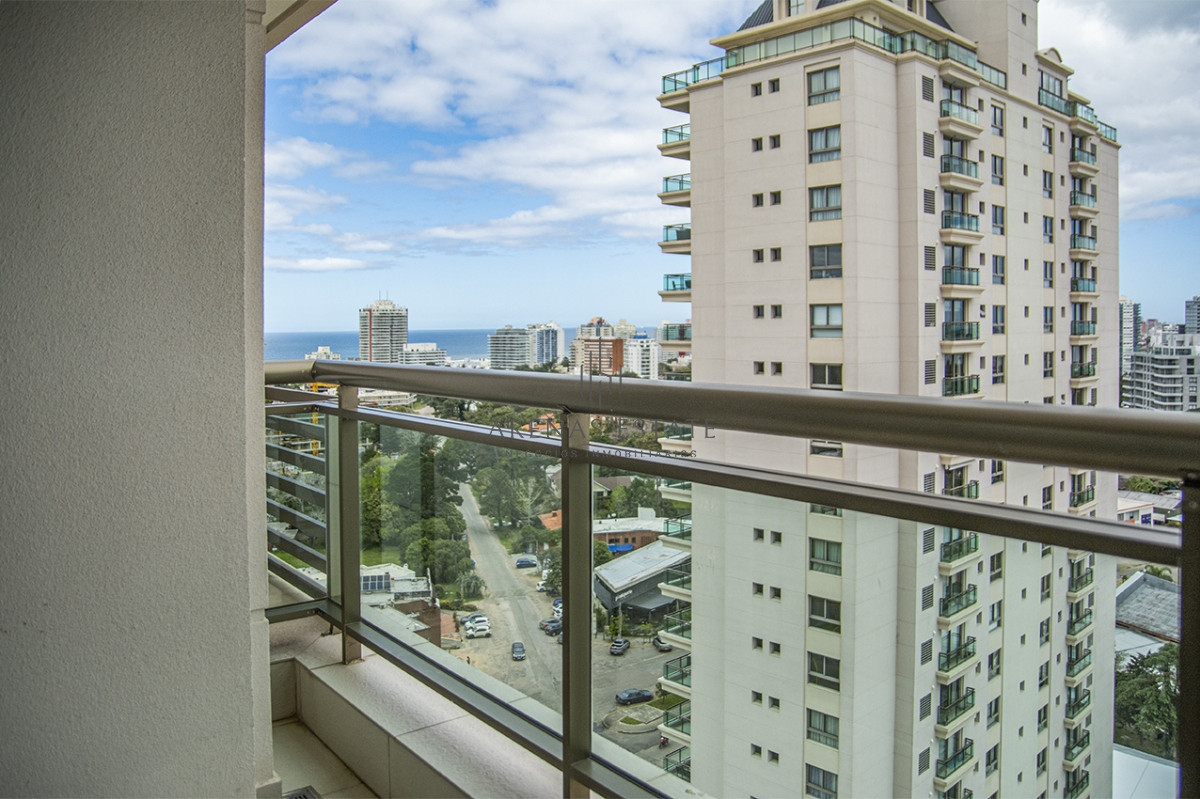 Apartamento ID.2260 - Apartamento en venta de dos dormitorios en Punta del Este 