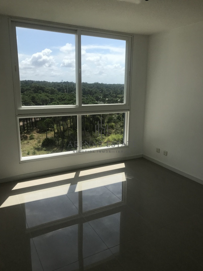 Apartamento ID.2496 - Apartamento en venta de 1 dormitorio En Punta Del Este 