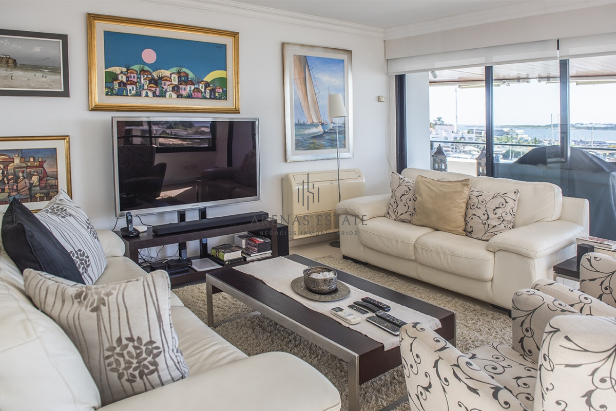 Apartamento ID.2987 - Espectcular departamento en venta frente al puerto 4 dormitorios