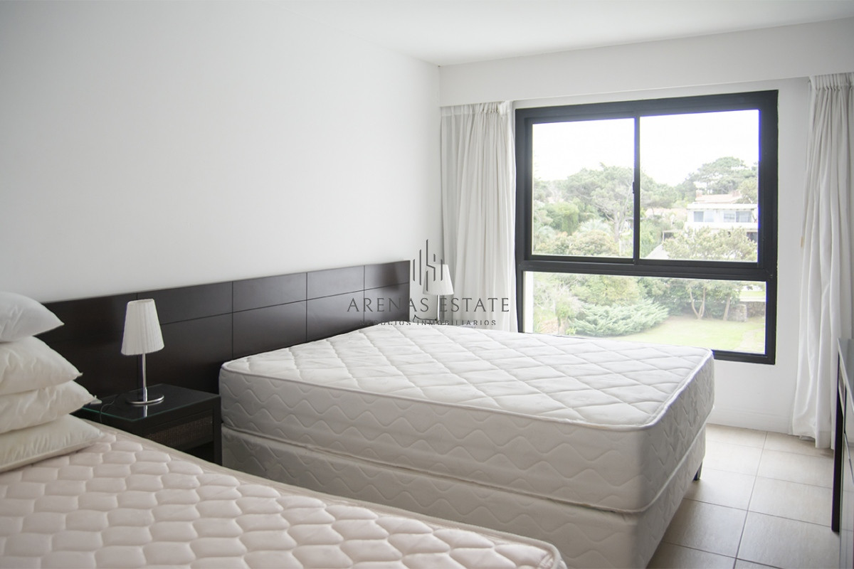 Apartamento ID.2050 - Penthouse en venta muy cómodo e iluminado. 4 dormitorios + dep. 