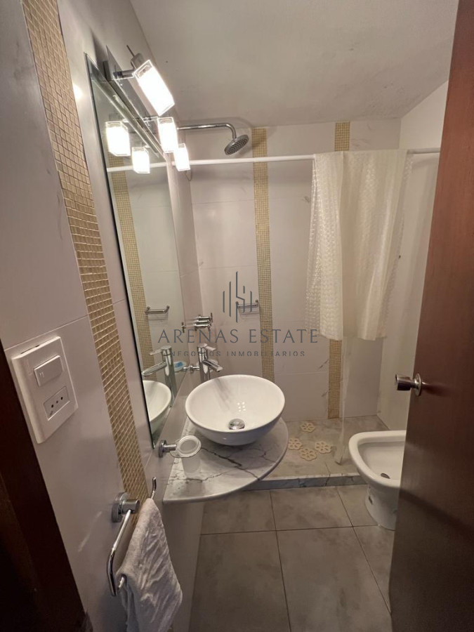 Apartamento ID.3889 - Apartamento en Venta de 3 dormitorios en parada 2 de playa brava, cerca de servicios en Punta del Este 
