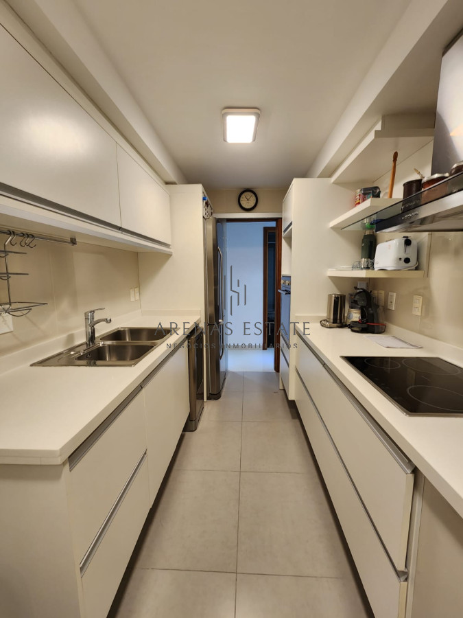 Apartamento ID.2408 - MIAMI BOULEVARD, PUNTA DEL ESTE, PLAYA MANSA, DOS DORMITORIOS , PRIMERAS PARADAS 