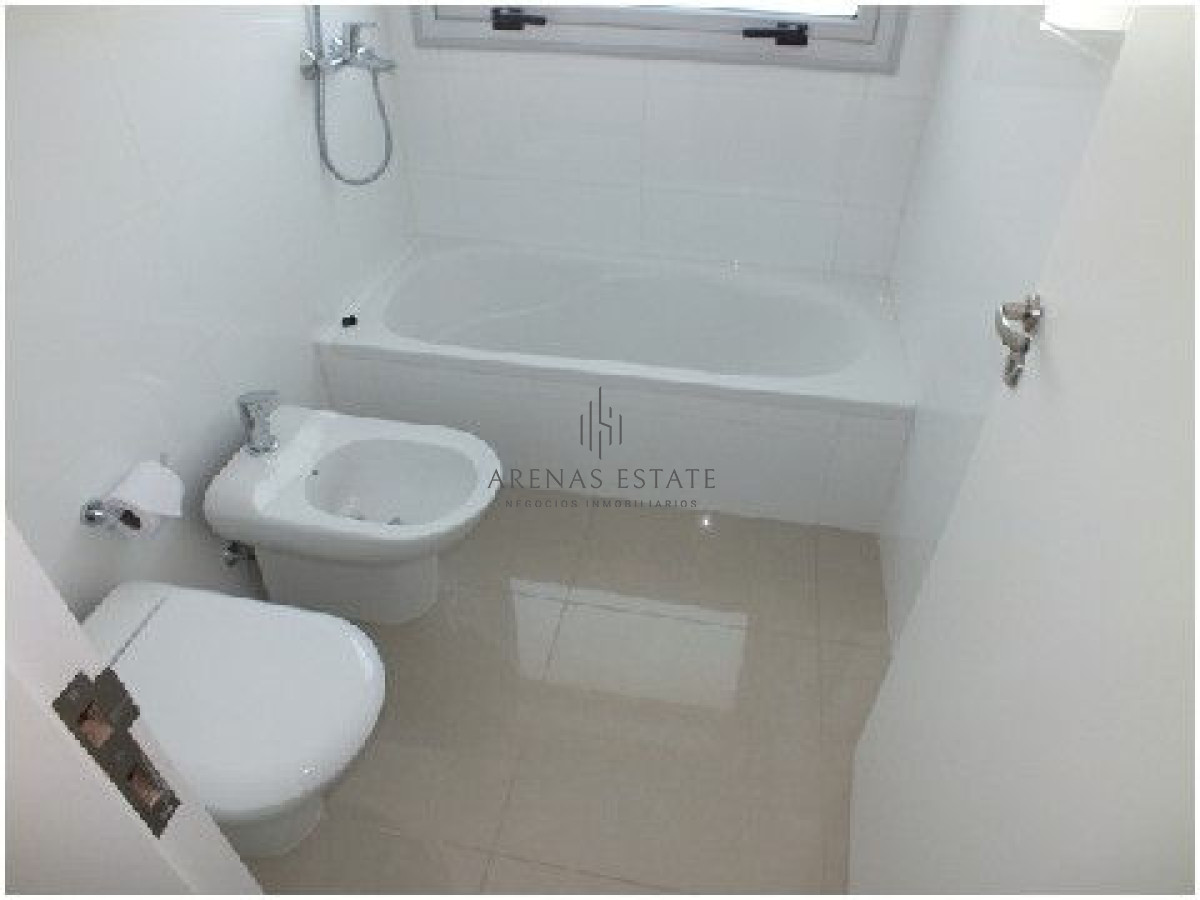 Apartamento ID.2049 - Venta Apartamento de 3 dormitorios en zona Brava, Punta del Este