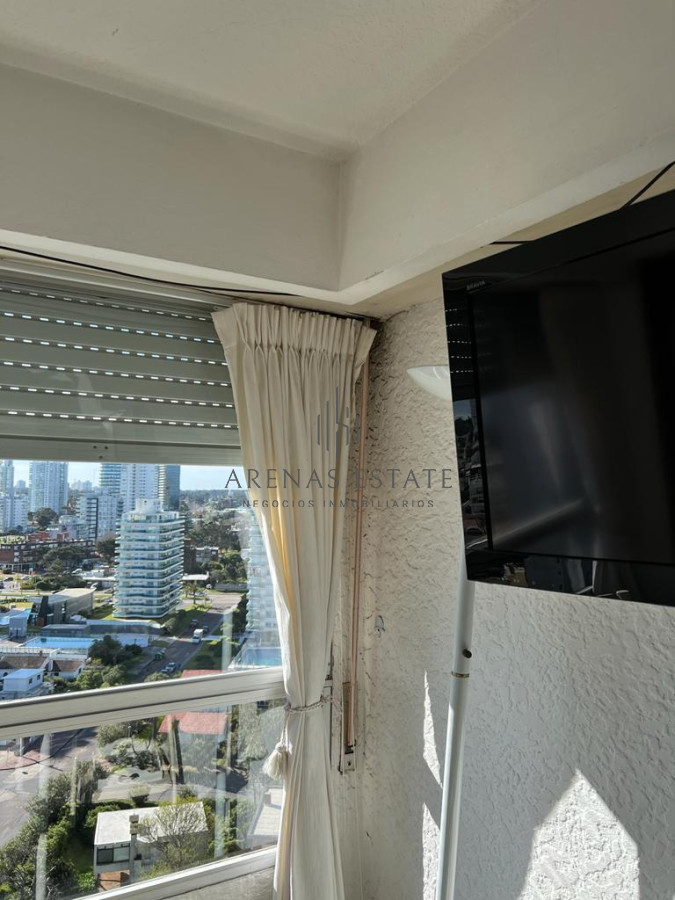 Apartamento ID.3889 - Apartamento en Venta de 3 dormitorios en parada 2 de playa brava, cerca de servicios en Punta del Este 
