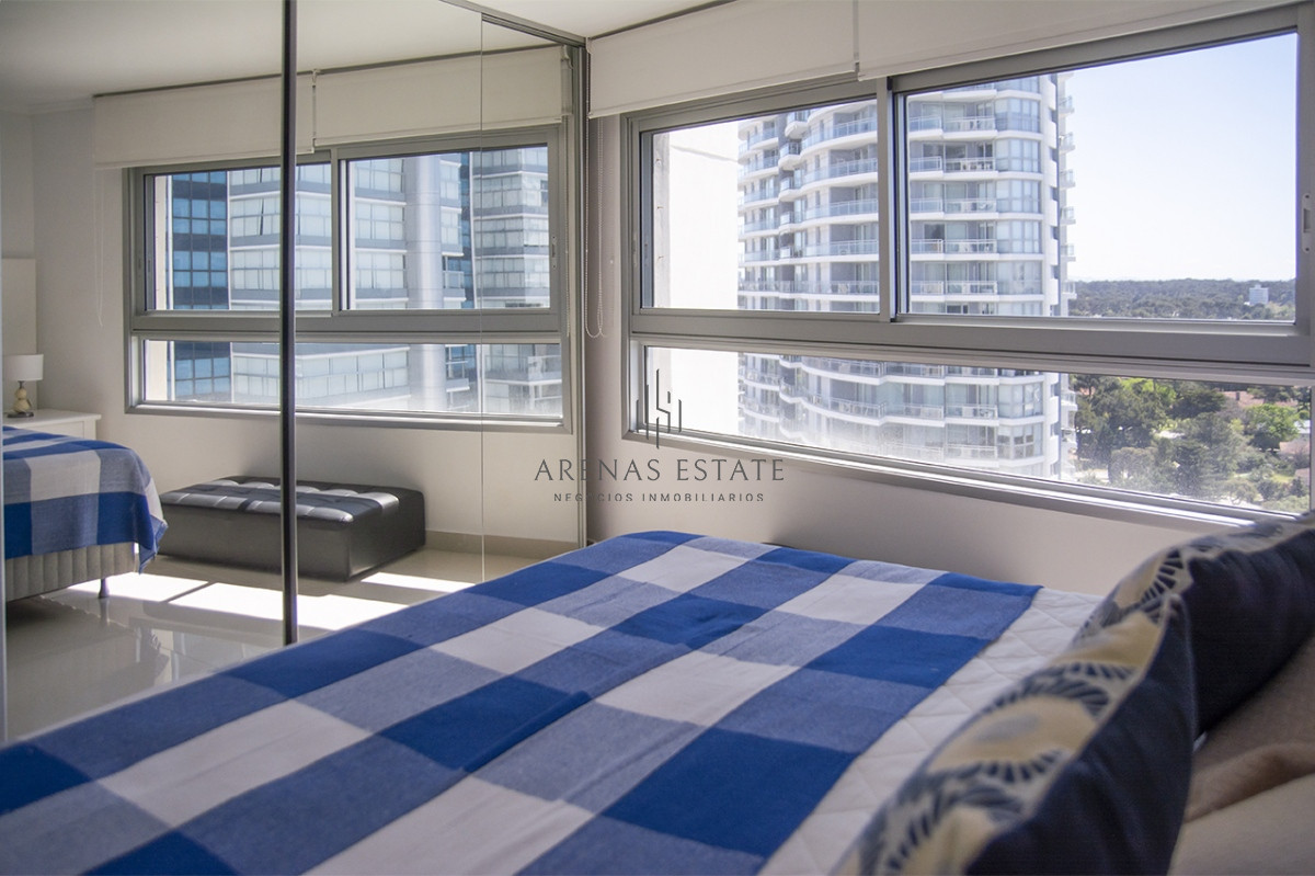 Apartamento ID.2408 - MIAMI BOULEVARD, PUNTA DEL ESTE, PLAYA MANSA, DOS DORMITORIOS , PRIMERAS PARADAS 