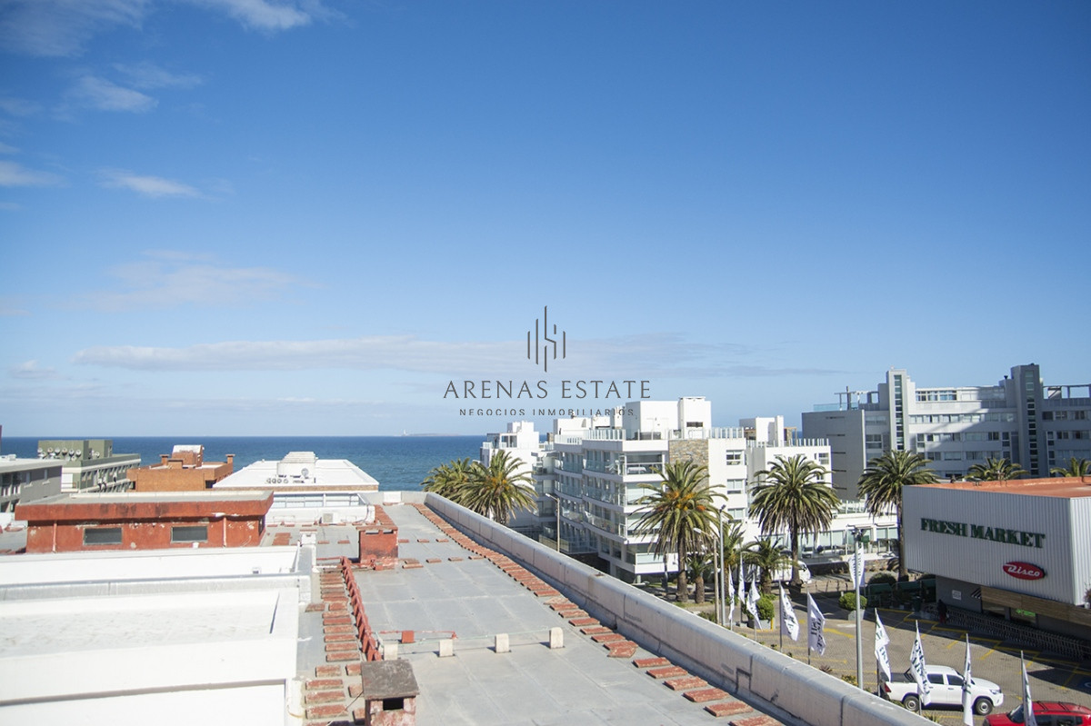 Apartamento ID.1895 - PORTO MARE , PUERTO , Penthouse duplex de 3 dormitorios en venta. Departamento con parrillero. 