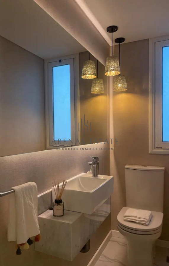 Apartamento ID.3359 - Vende apartamento con vista al mar de 3 suites, en Mansa- Punta del Este.