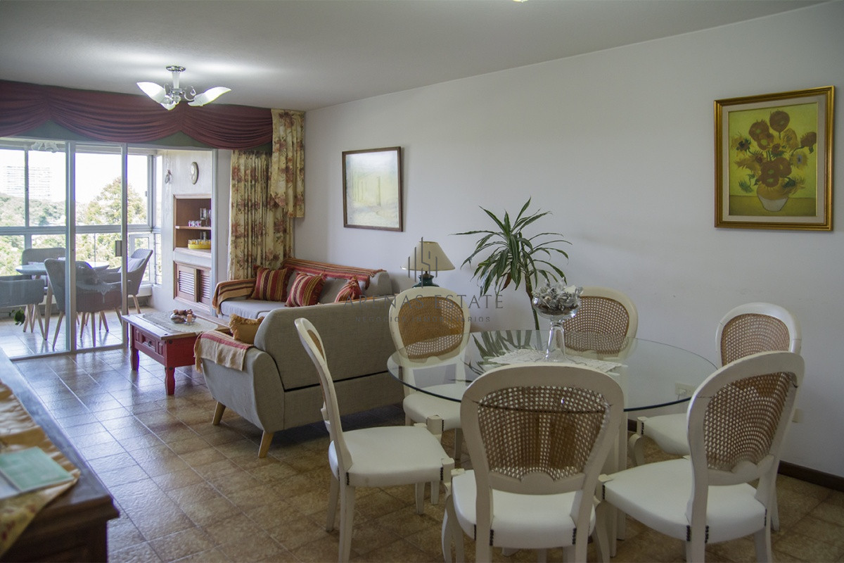 Apartamento ID.1028 - Departamento de 4 dormitorios en venta en Roosevelt.