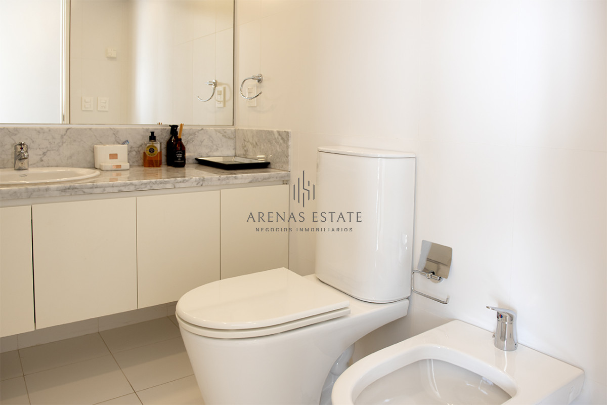 Apartamento ID.3470 - Departamento d 3 dormitoios + dependencia en venta en Playa Brava