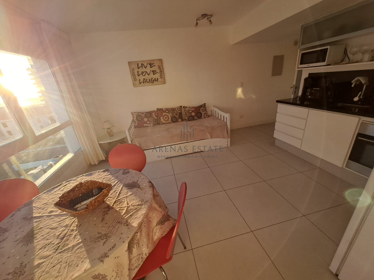 Apartamento ID.3847 - En venta y alquiler apartamento de 1 dormitorio en suite con garage, península, Punta del Este 