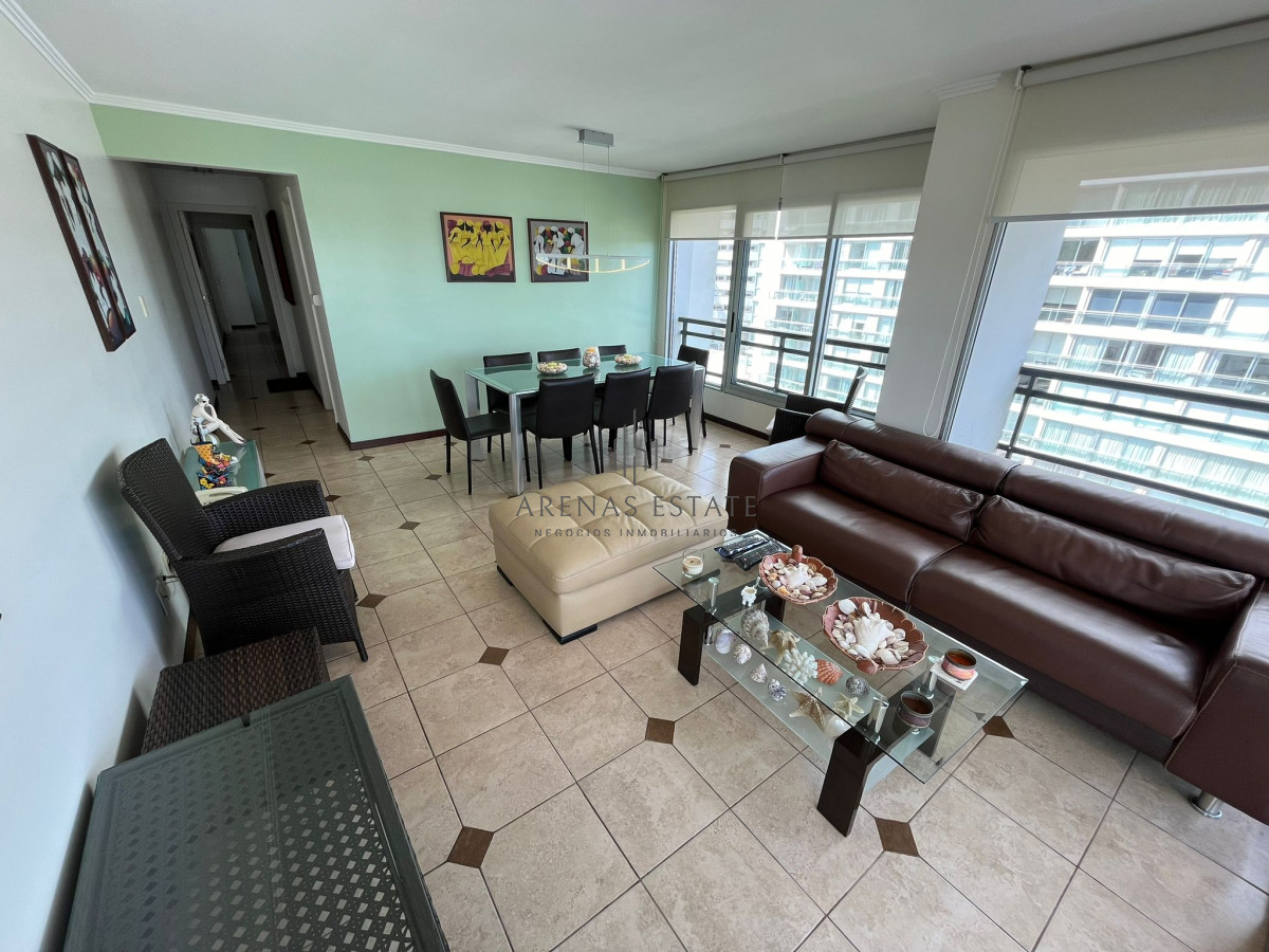 Apartamento ID.3361 - En venta apartamento de 3 dormitorios en Roosevelt, Punta del Este.