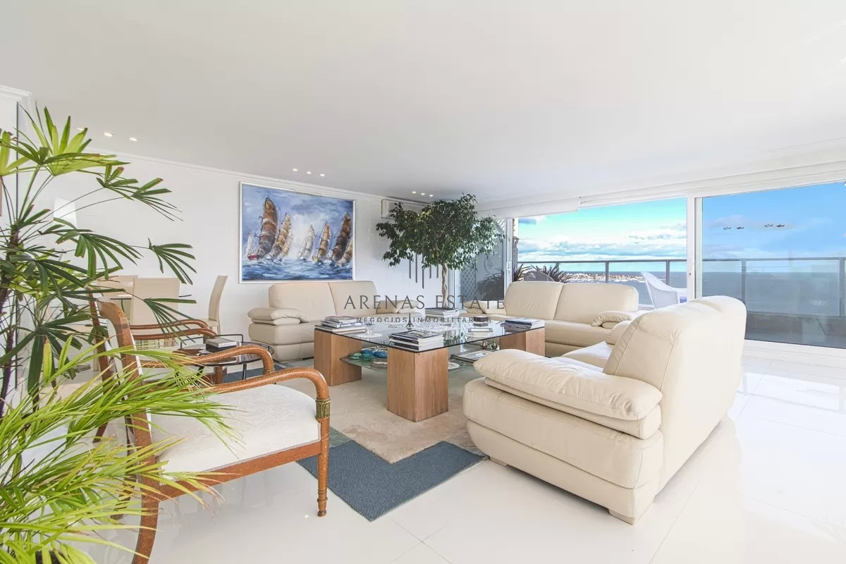 Apartamento ID.2229 - Vende excelente departamento 3 dormitorios en Tunquelen , Playa Mansa, Punta del este