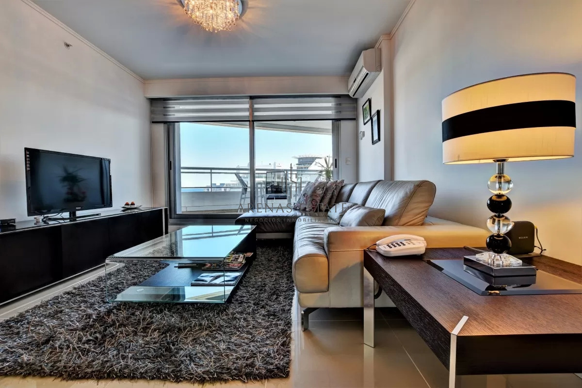 Apartamento ID.2643 - Lindo departamento de 3 dormitorios en venta en excelente zona.