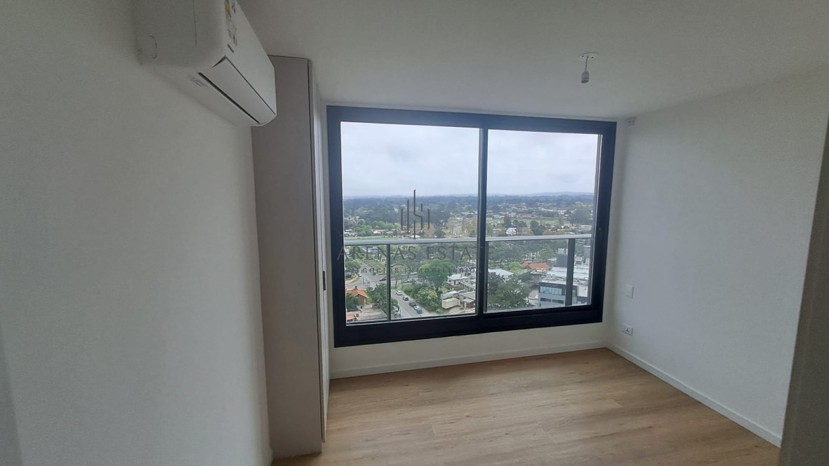 Apartamento ID.4160 - Vende apartamento de 2 dormitorios en punta del este