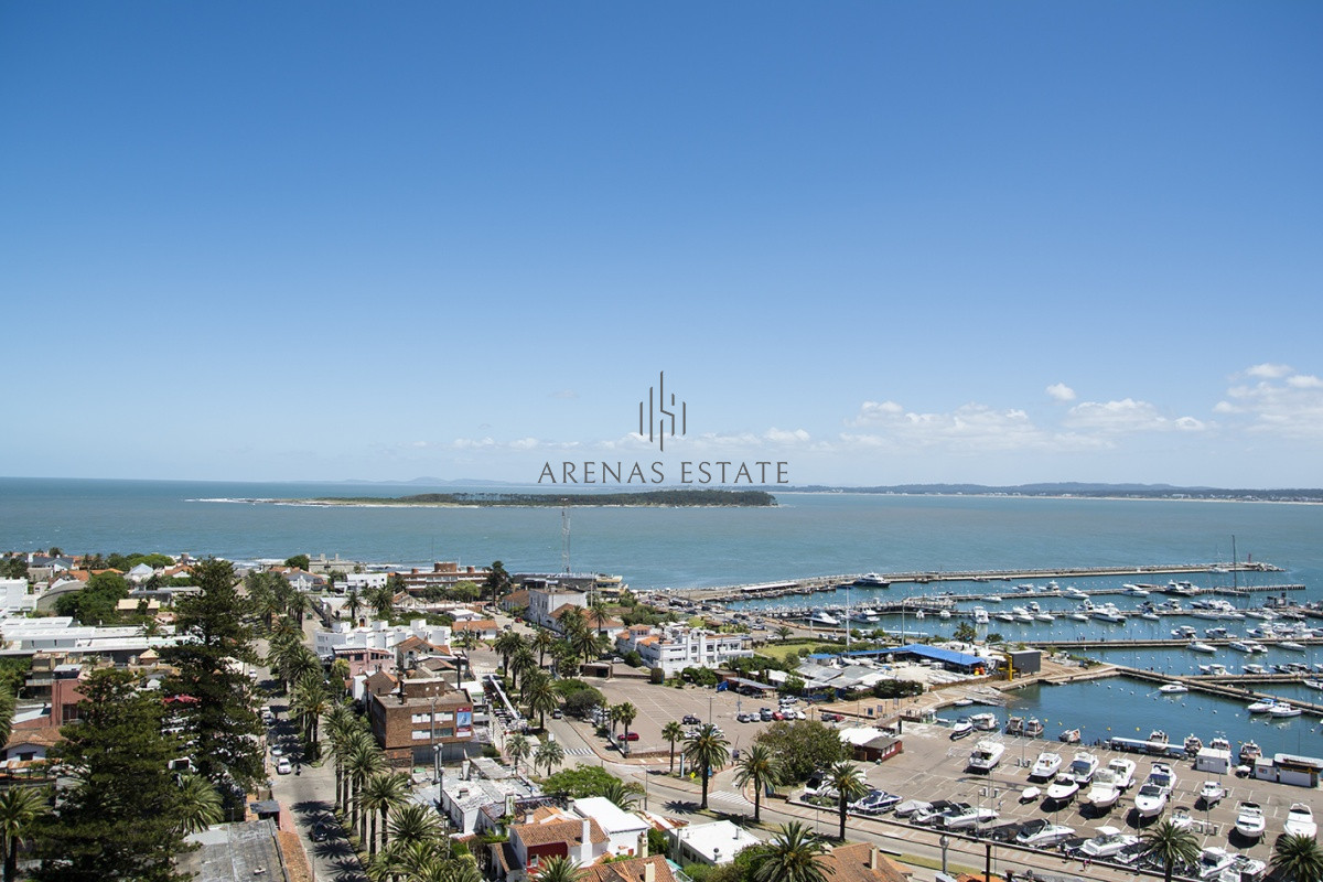 Apartamento ID.2211 - Hermoso departamento de 3 dormitorios a la venta, a pasos del mar