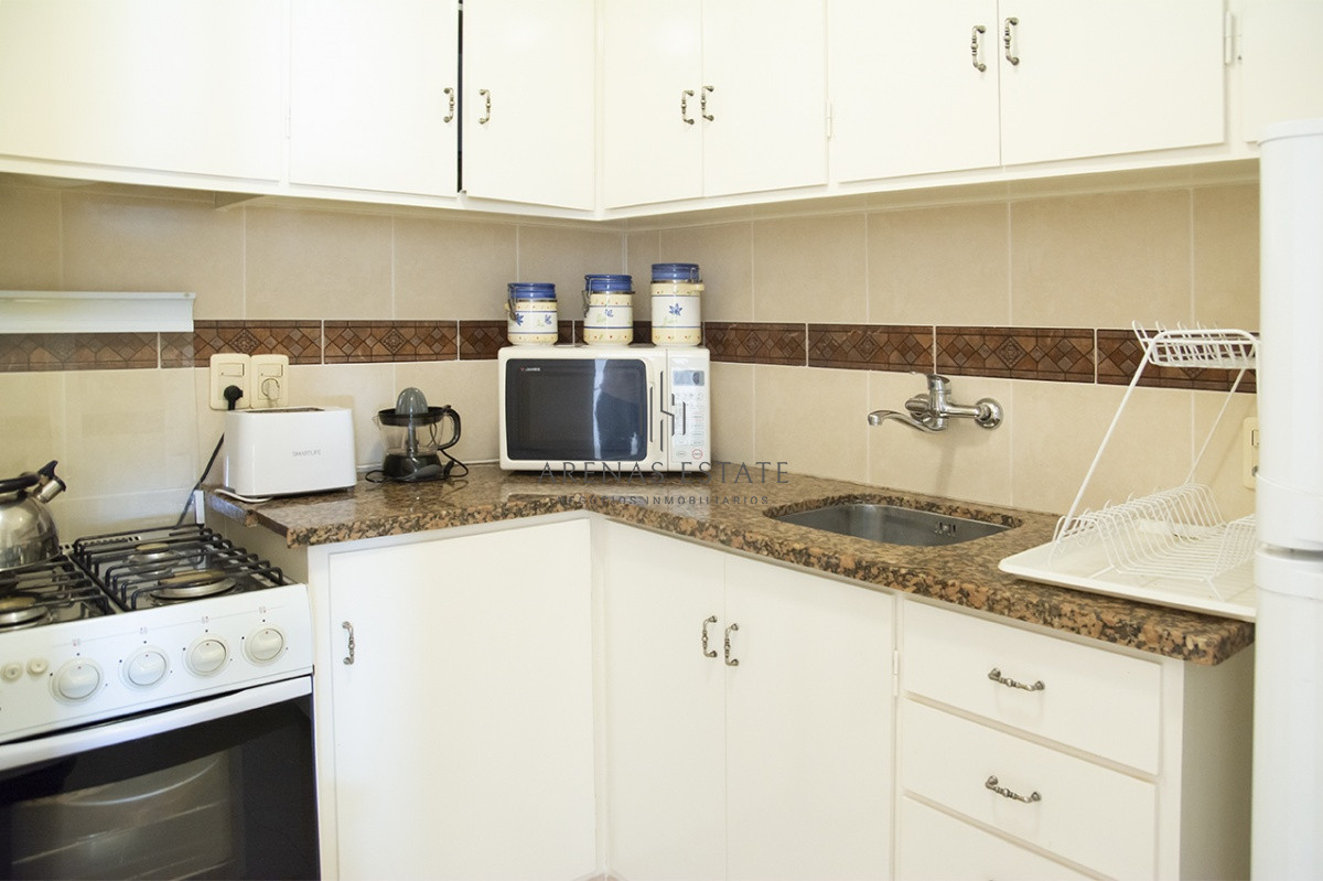 Apartamento ID.1032 - Vende y alquila apartamento de 2 dormitorios en Peninsula, Punta del Este 