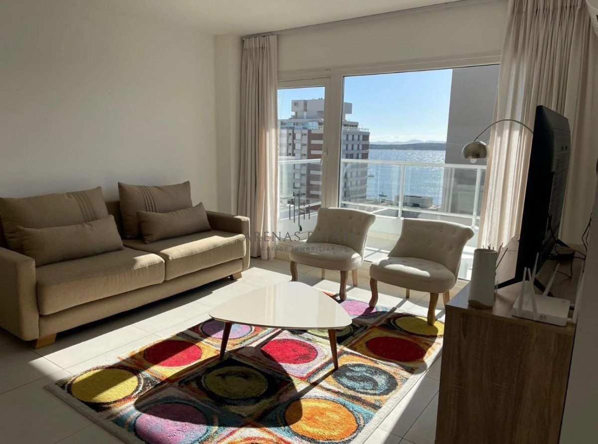 Apartamento ID.3457 - Vende apartamento de 2 dormitorios en Punta del Este
