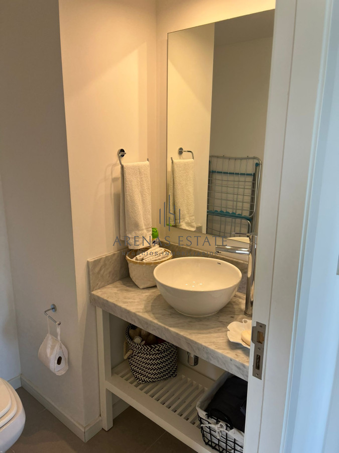 Apartamento ID.2961 - Apartamento en venta de 2 dormitorios en Punta Del Este
