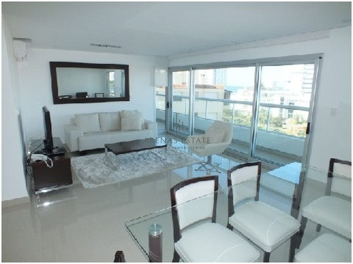 Apartamento ID.2049 - Venta Apartamento de 3 dormitorios en zona Brava, Punta del Este