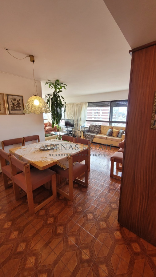 Apartamento ID.3805 - Alquiler de departamento en Peninstula, de 3 dormitorios mas dep de servicio, en Punta del Este