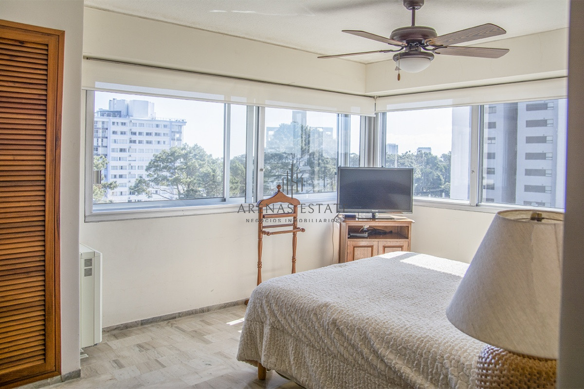 Apartamento ID.2221 - Departamento en venta de 3 dormitorios en Roosevelt Center, Punta del este 