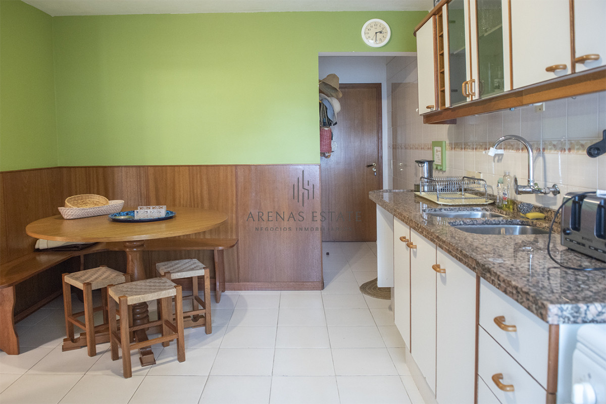 Apartamento ID.3794 - Vende departamento de 3 dormitorios en Ocean Tower, Punta del Este 