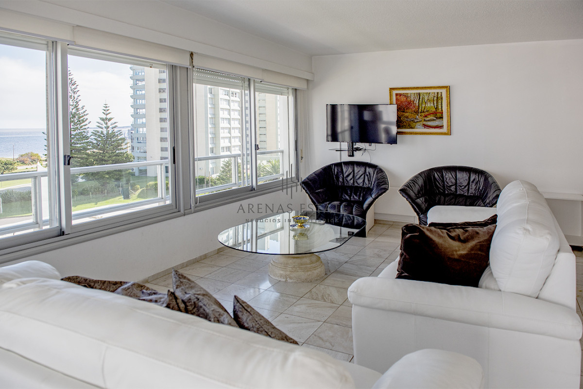 Apartamento ID.3554 - Vende apartamento de 3 dormitorios en Mansa, Punta del Este.