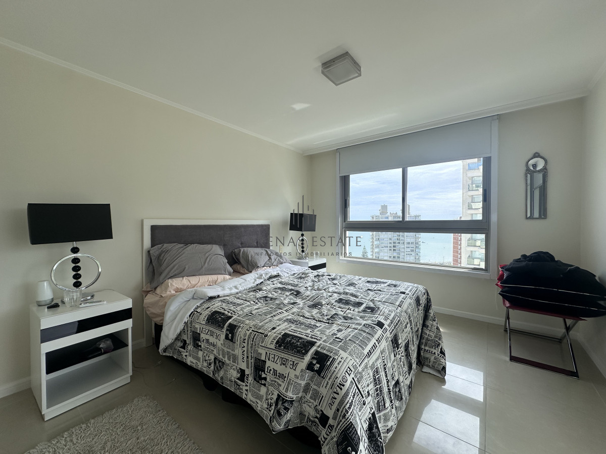 Apartamento ID.3540 - Vende apartamento esquinero de 3 dormitorios en Imperiale, Punta del Este