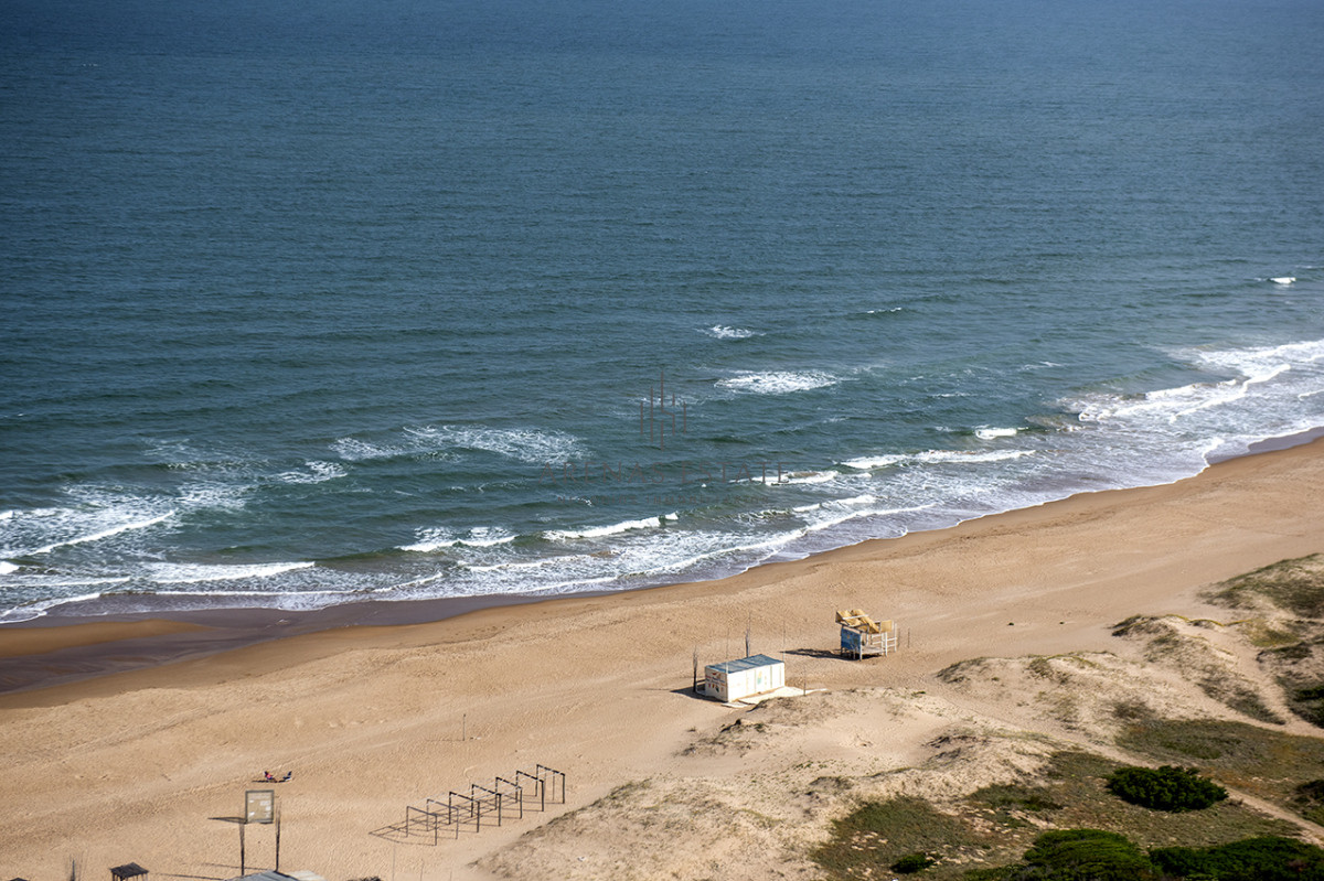 Apartamento ID.3470 - Departamento d 3 dormitoios + dependencia en venta en Playa Brava