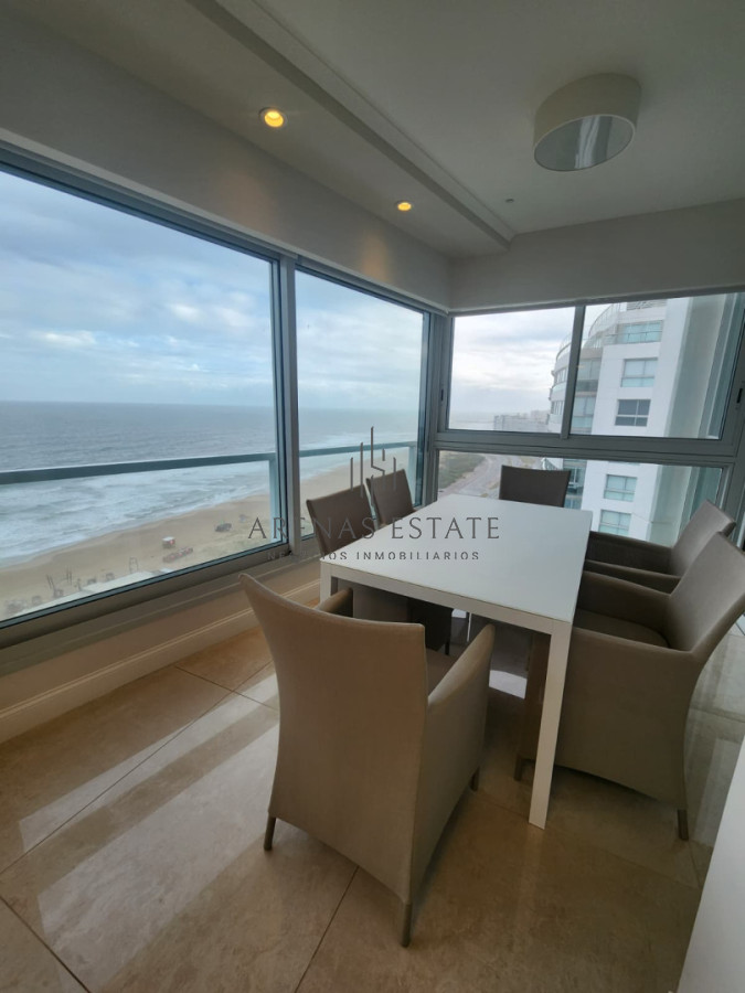 Apartamento ID.3470 - Departamento d 3 dormitoios + dependencia en venta en Playa Brava