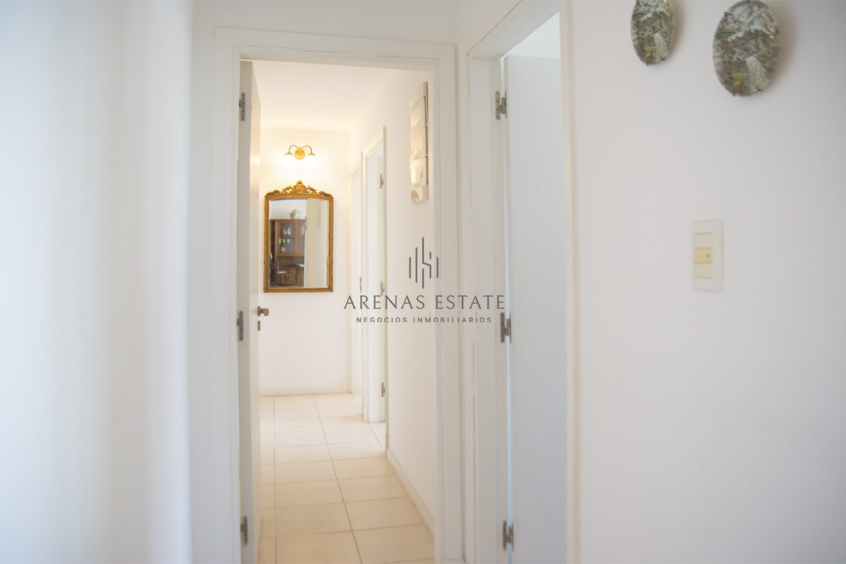 Apartamento ID.4177 - Vende apto de 2 dormitorios con vista al mar en Punta del este