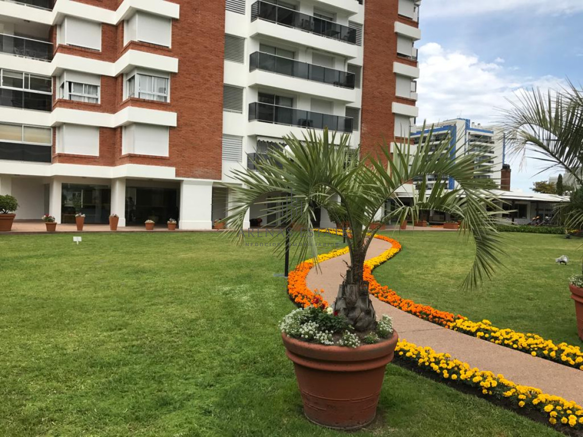 Apartamento ID.3153 - Apartamento de 2 Dormitorios en Brava - Punta del Este con excelentes amenities