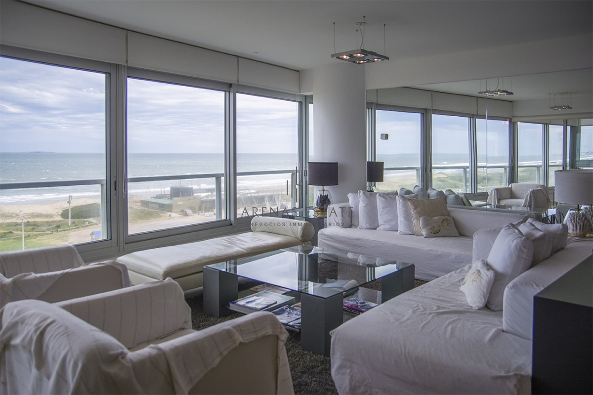 Apartamento ID.3469 - Espectacular Departamento en venta enPlaya brava frente al mar. 4 dormitorios