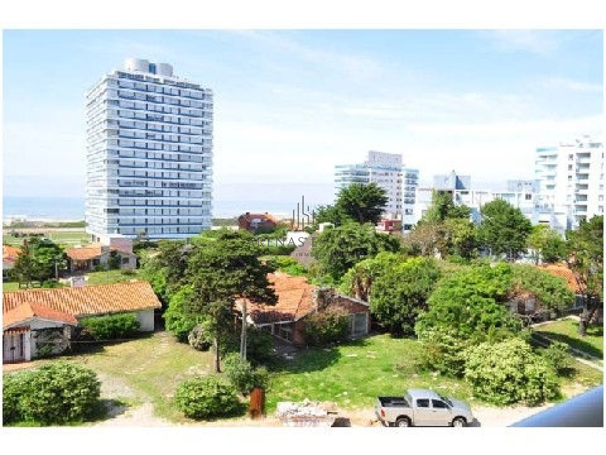 Apartamento ID.2049 - Venta Apartamento de 3 dormitorios en zona Brava, Punta del Este