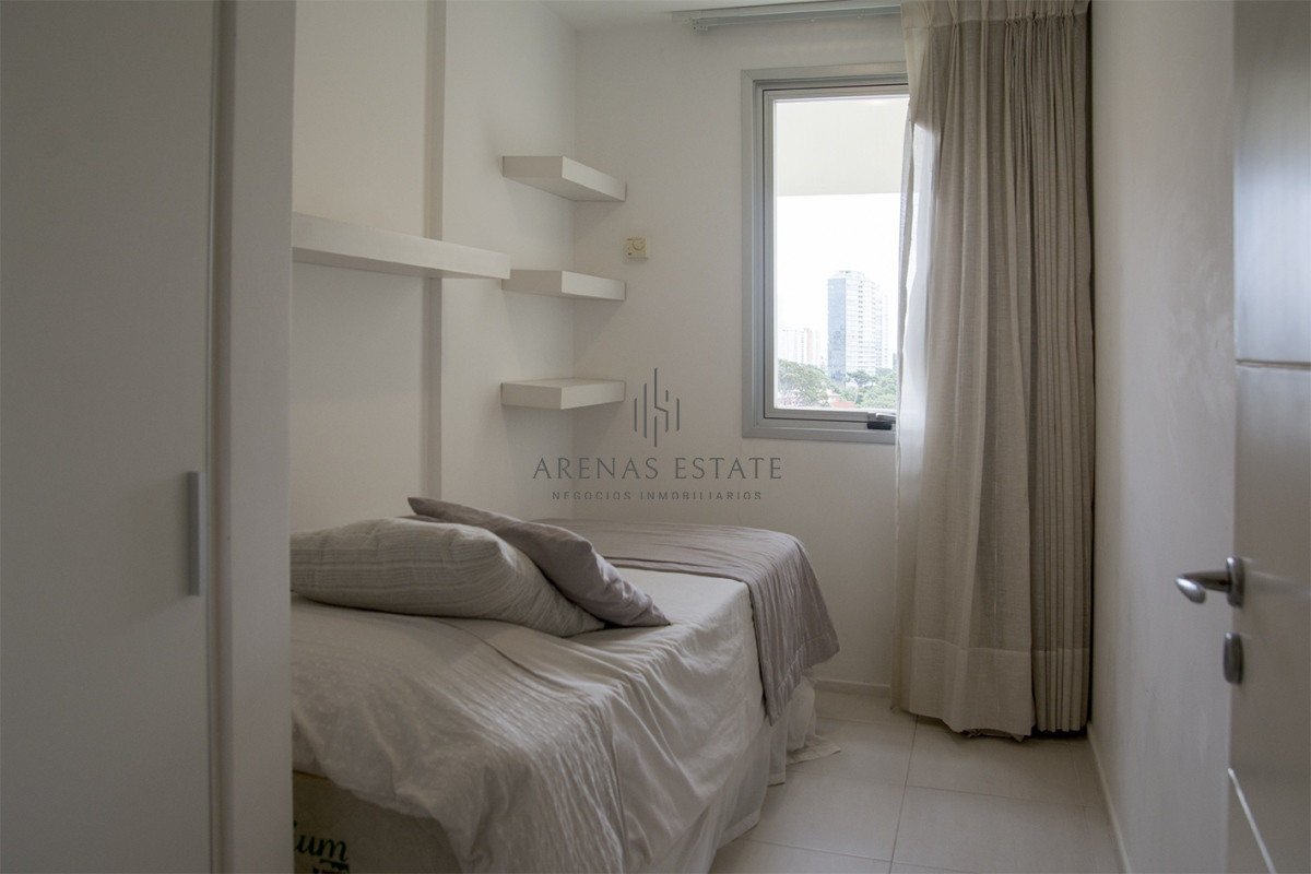 Apartamento ID.2653 - Vende apartamento de 3 dormitorios + dependencia , en brava , Punta del Este 