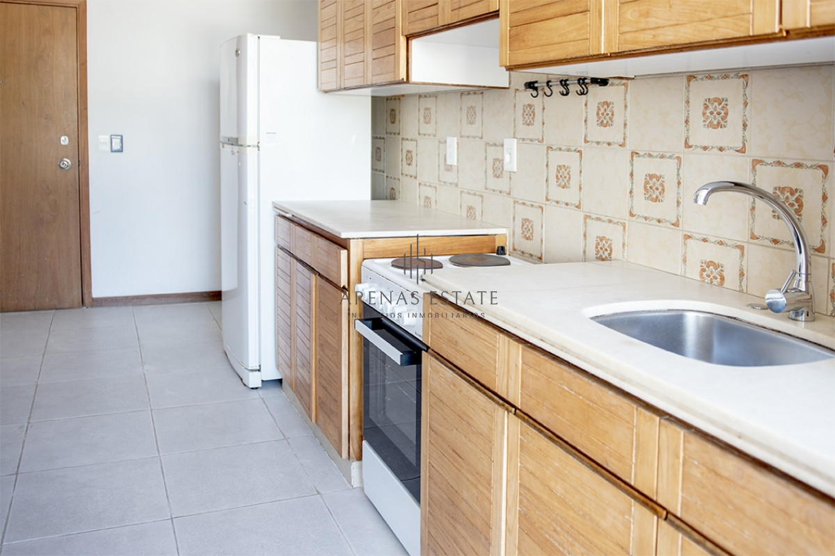 Apartamento ID.2885 - Apartamento en Venta de 2 dormitorios en Av. Roosevelt , Punta del este  