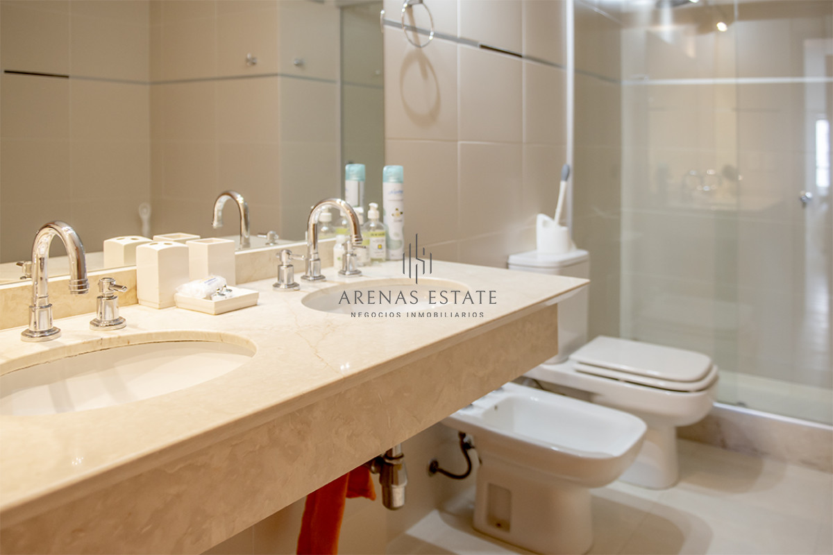 Apartamento ID.2822 - Apartamento de 2 dormitorios en Venta en Playa Mansa , Punta del este 