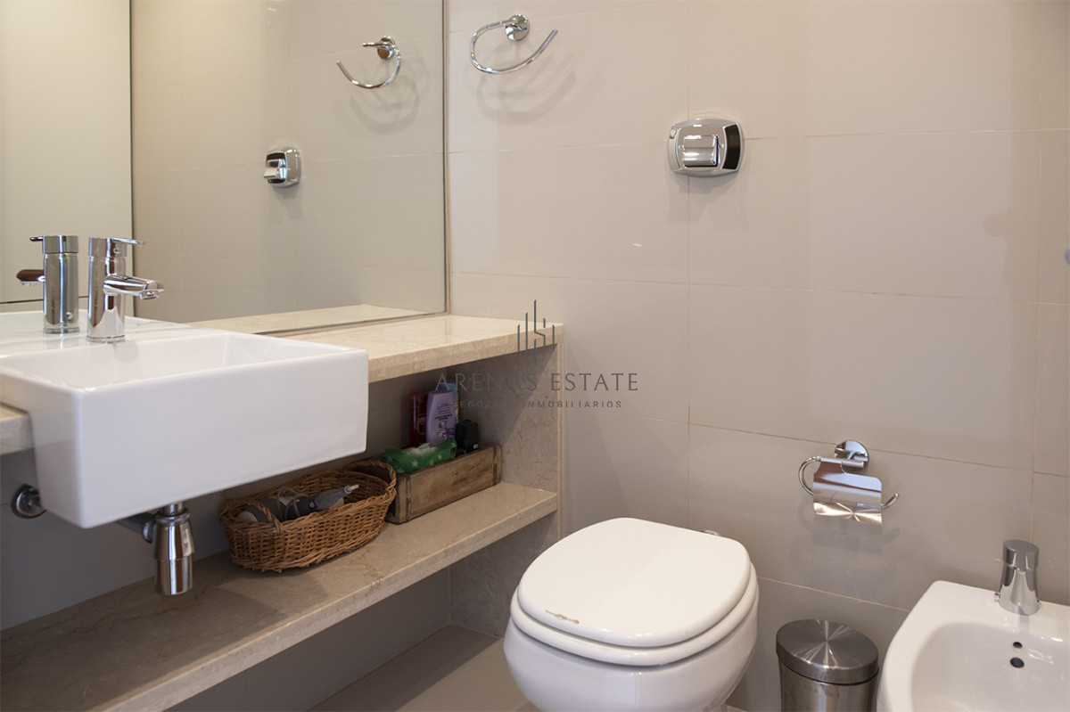 Apartamento ID.2052 - Penthouse frente al mar en venta en Blue Bird, 3 dormitorios en suite. Punta del este