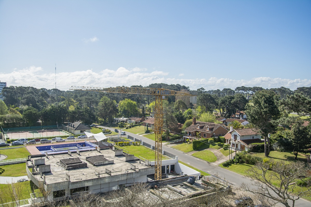 Apartamento ID.2221 - Departamento en venta de 3 dormitorios en Roosevelt Center, Punta del este 