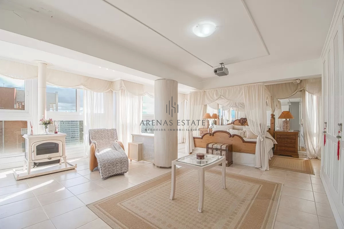 Apartamento ID.2229 - Vende excelente departamento 3 dormitorios en Tunquelen , Playa Mansa, Punta del este