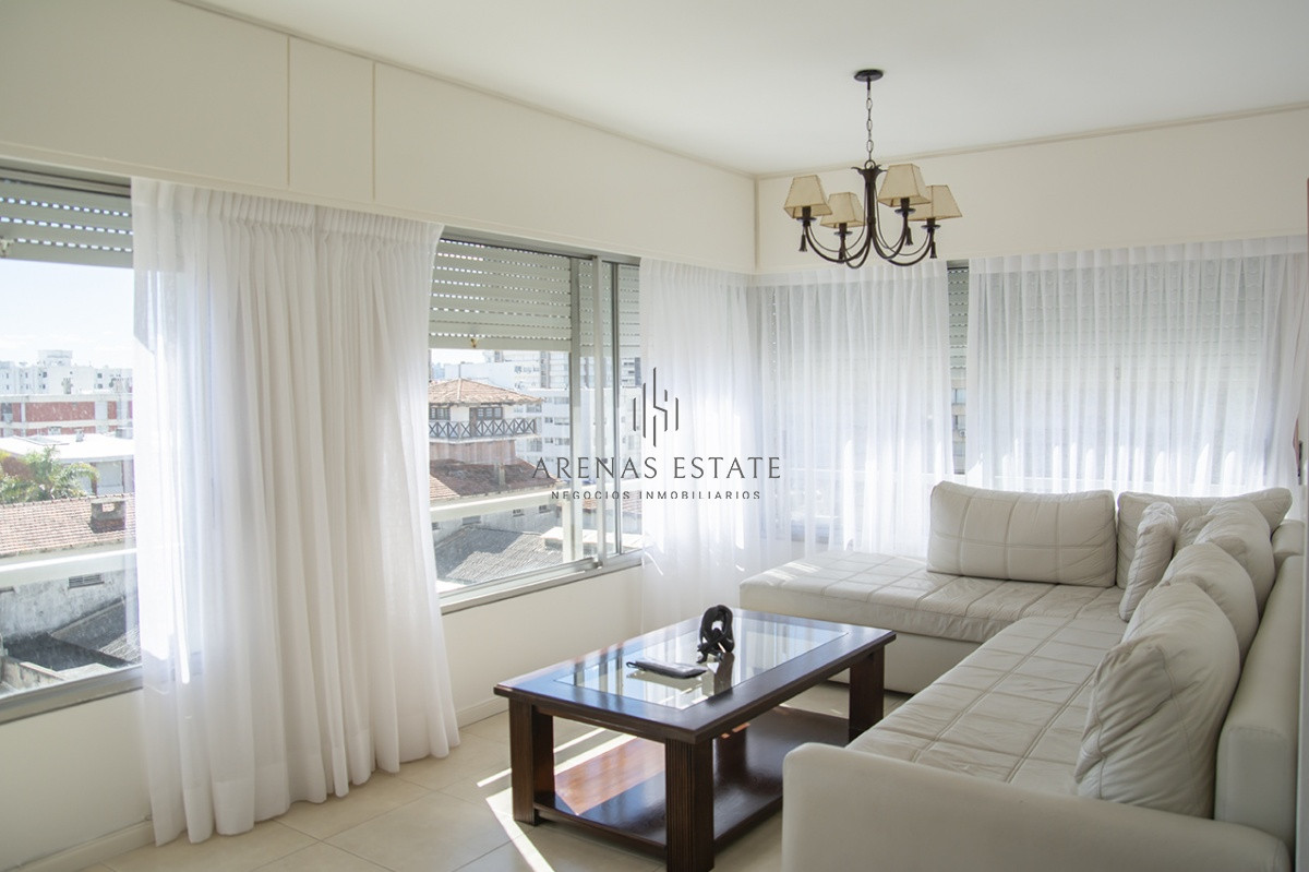 Apartamento ID.1032 - Vende y alquila apartamento de 2 dormitorios en Peninsula, Punta del Este 